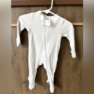 ✨LNC Cloud Island Footie✨